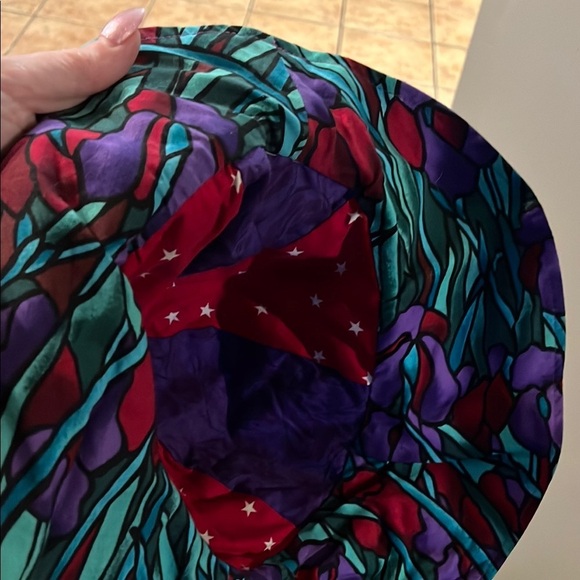 Colorful Women's Hat with Floral Design - Picture 2 of 3